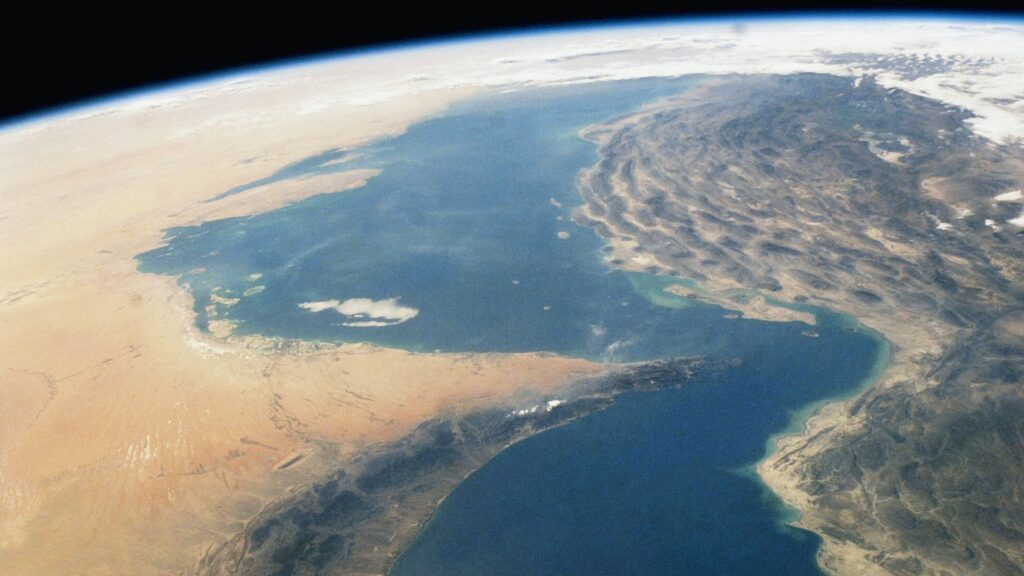 Impacto del Cierre del Estrecho de Ormuz en la Economía Global y Valenciana