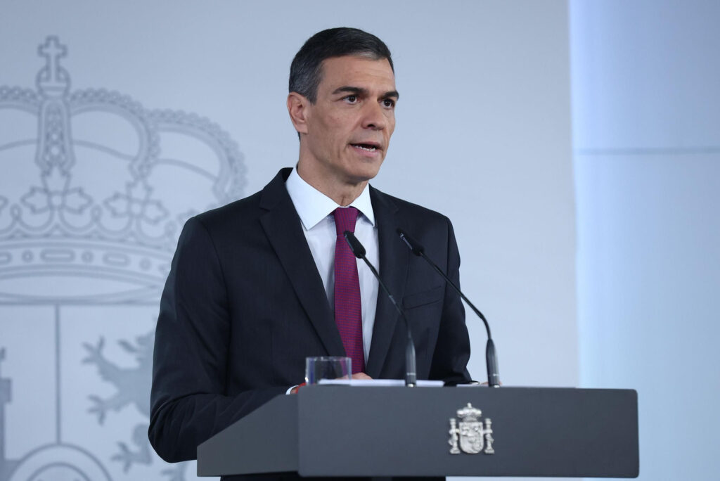 Tensiones Políticas en España: Feijóo Critica a Sánchez por el Acuerdo con la OTAN