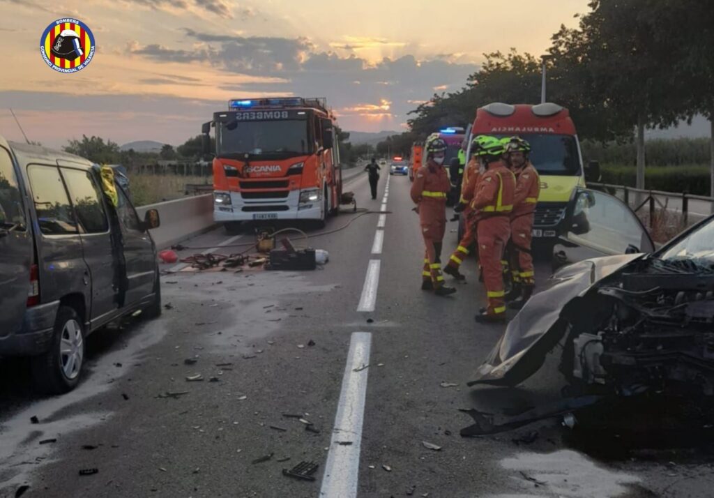 Tragedia Vial en Puçol: Dos Víctimas Mortales en Accidente de Tráfico