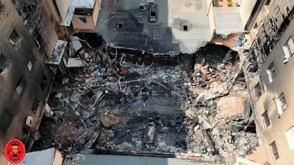 Desalojo masivo en Valencia tras un incendio en un séptimo piso