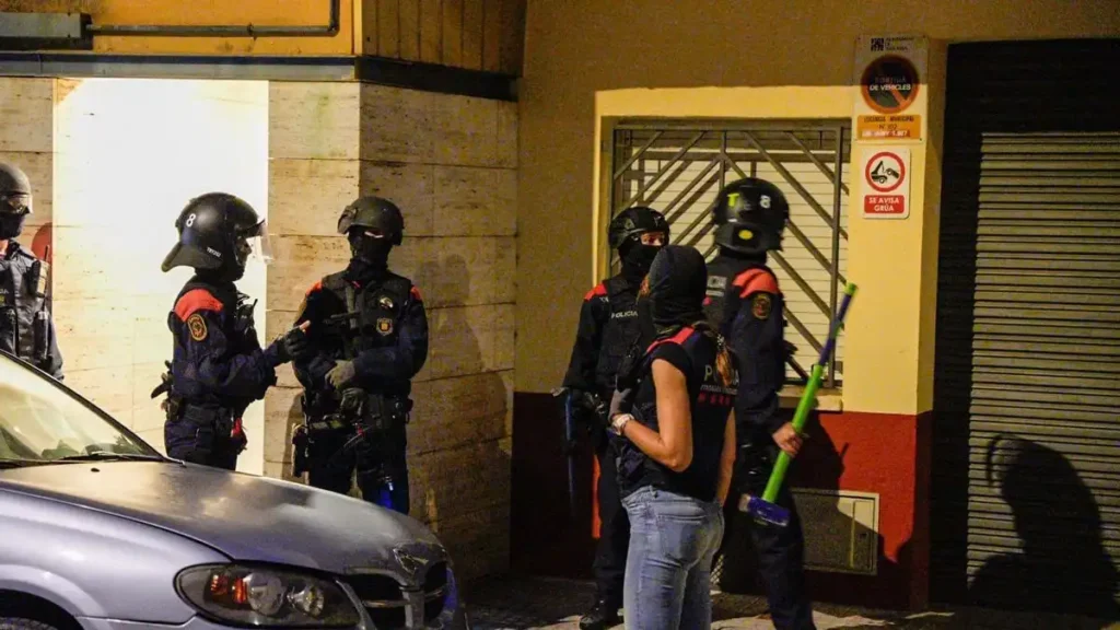 Desmantelamiento de una Red de Narcotráfico en Terrassa: Un Golpe a la Inseguridad Local