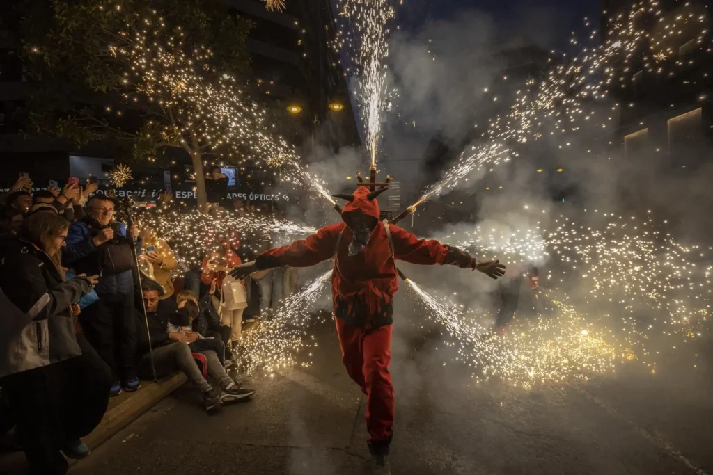 La Dualidad de la Celebración: Alegría y Tristeza en la Noche de las Fallas