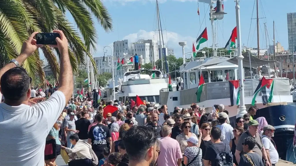 La Flotilla Global Sumud: Un Viaje de Esperanza y Controversia hacia Gaza